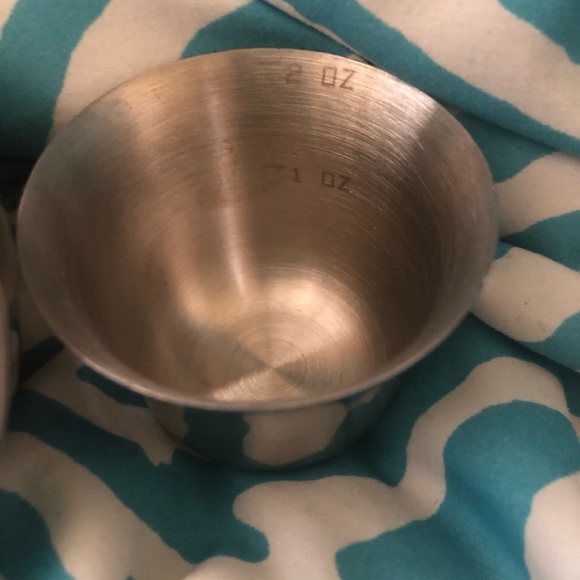 SOLD!!🥳Vintage Silver Bacardi Razz Cocktail🍸Shaker 🥃 - Picture 5 of 11